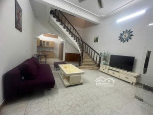 chính chủ cho thuê nhà 3 tầng ngay trung tâm láng hạ , đống đa , gía 16tr/ tháng