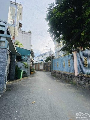 7 tỷ hơn - 96.6m2 công nhận đủ - ngang gần 7m đường nguyễn thị định