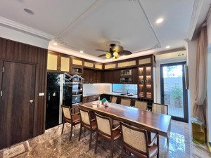 chính chủ bán song lập vinhome thăng long 130m2, nhà hoàn thiện đẹp nội thất cao cấp giá 28,5 tỷ