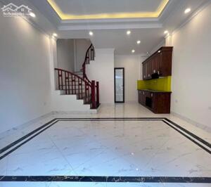 Bán nhà Thạch Bàn 35m 4,5 tầng, Nhà mới xây vào ở ngay giá 5,85 tỷ