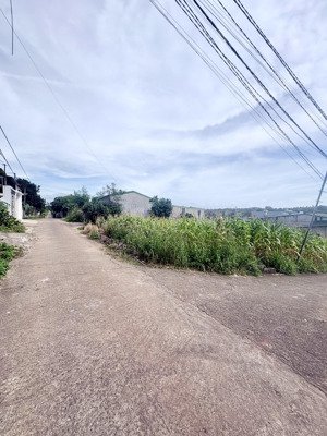 lô góc 2 mặt tiền phường buôn ma thuột giá 890tr