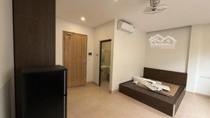 phòng trọ khép kín, full đồ: tủ lạnh, máy giặt, bếp, dt 25m2, chính chủ cho thuê. 