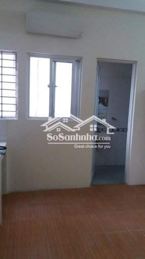 chính chủ cho thuê phòng rộng 28m2 có giường tủ, bàn học. giá thuê 3 triệu tại yên hòa, cầu giấy