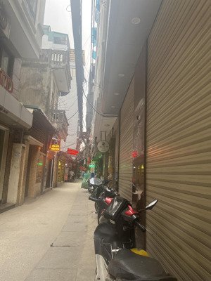 nhà nguyễn khánh toàn, cầu giấy dt 93m2 mặt tiền rộng gần 5m có nhà 5 tầng chắc chắn giá hơn 20 tỷ