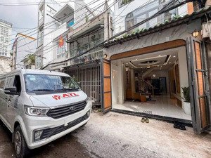 cô tư bán nhà gấp đi định cư đ võ thị sáu p5 quận 3. giá 4,050tỷ/81,6m2 cách dinh độc lập 3 phút.