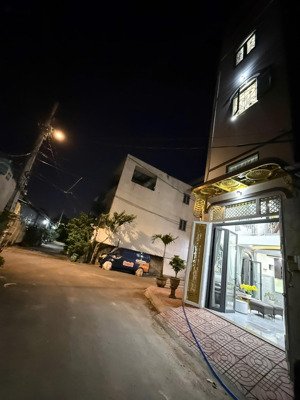 siêu phẩm nhà phố đẹp 2 mặt tiền - có hoa hồng ae môi giới