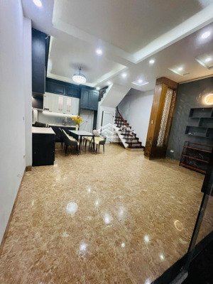 siêu hot - bán nhà hồ đắc đi - đống đa 39m - 6t - mt5,3m- 12,5 tỷ . gần đường chính, ô tô đỗ cửa