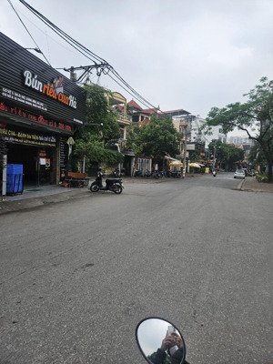 nguyễn văn cừ nhà đẹp, ô tô đỗ cổng gần phố, khu phân lô, dân trí cao