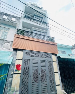 nhà 4 tầng đẹp lung linh - ô tô tới nhà - sát metro quận 12 - nhỉnh 5 tỷ