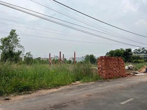 đất nền cách cổng sân bay long thành 5km, sổ hồng sẵn, mt đường nhựa.