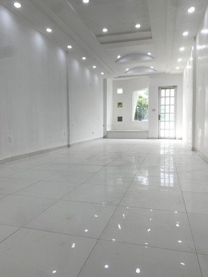 hot! giá siêu rẻ! nhà trọ 2 pn 2wc 120m2 gần chợ hòa hưng- đhbkhoa-y pnthach-bv.115 phú thọ chỉ 6tr