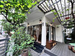 bán biệt thự vinhomes thăng long 130m2, thiết kế hiện đại cao cấp, giá 28,5 tỷ