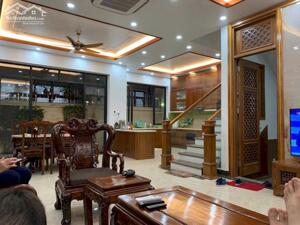 BÁN CĂN LIỀN KỀ VEN 96M2 ĐÃ HOÀN THIỆN ĐẸP- FULL NỘI THẤT Giá chỉ 16,x tỷ Lh 0979087664