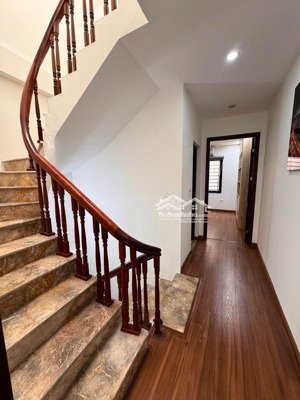 bán nhà phân lô cầu giấy 45m,5 tầng mới đẹp sẵn ở ngay chỉ 15,3 tỉ