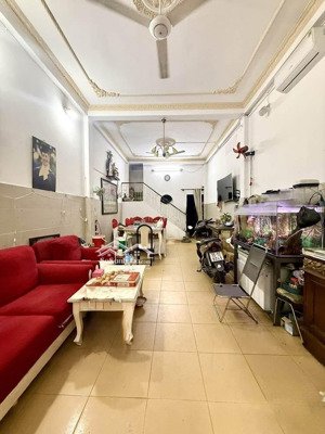 bán nhà kim giang, vài bứơc ra ôtô tránh, ngõ thông tứ phía, kd, gần phố, không qh, dt 40m2*5t