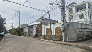 cần bán lô đất thổ cư lên đến 100 m2 gần đường huỳnh văn lũy