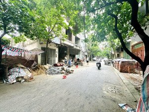 bán nhanh nhà 3 tầng đẹp chỉ 20m ra ô tô, 60m ra mặt phố chính văn quán hà đông