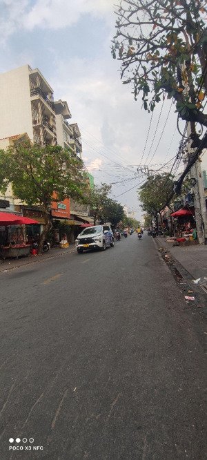 chủ ngộp gấp bán nhà 3 tầng, 4 phòng ngủ ngay lý phục man, hẻm xe hơi, dt: 4x19m, giá chỉ 5,5 tỷ tl