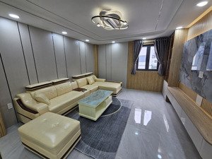 chỉ 6.39 tỷ. nhà mới 5 tầng 4x16m full nội thất cạnh khu tên lửa