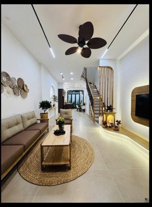 bán nhà mới đón tết, 3 tầng full nt, dt: 4,2x16m, võ thị nhờ, quận 7, hẻm 3m, nhỉnh 8 tỷ