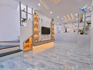 liền kề trung tâm tp, nhà đẹp 2 tầng phan văn trị, dt 42m2, hẻm xe hơi, chỉ 4.05 tỷ