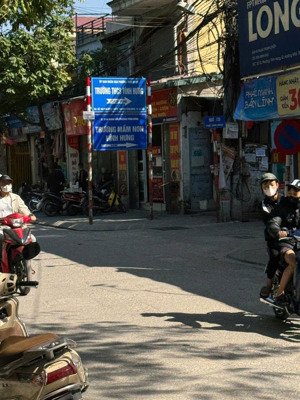 cc bán căn nhà 2 tầng, tại mặt phố vĩnh hưng, hoàng mai, dt 125m2, mt 5m đang cho thuê!