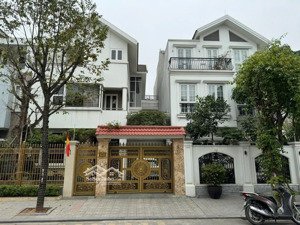 chính chủ bán biệt thự phú lương 200m x 4 t,fuul nội thất cao cấp hàng hiếm,hơn 30 tỷ,lh:0948655299