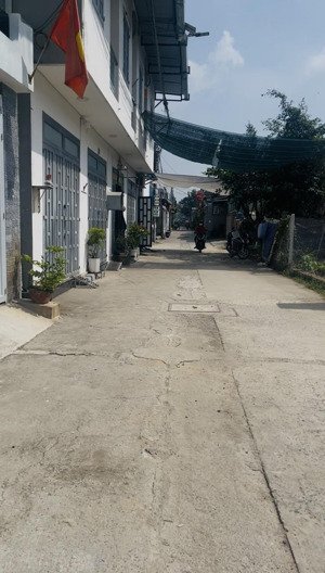 bán nhà 3 tầng 66m2 hoàn công đủ - gần gigamall ,- xe hơi ngủ trong nhà - 6,6 tỷ - hiệp bình chánh