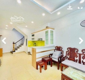 bán nhà ngõ văn hương đông đa 44m2;5 tầng;mặt 3,5m;3 pn;8,5 tỷ.nhà trung tâm quận víp,tt phố phường