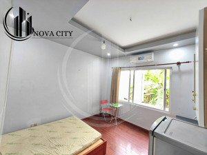 cửa sổ to thoáng đầu cổng vào kdc 6b intresco gần chung cư tera mia