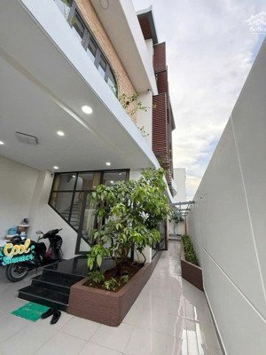 nhà 1t2l-4pn -4wc - kdchh - ra hoàng diệu 2 100m - giá 13tỷ 2