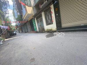 giảm 400tr bán gấp nhà phố lê trọng tấn, hà đông, 43m2 ô tô đỗ, 2mt, view công viên