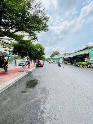 nhà trực đường cao lỗ khu hiếm nhà bán kế aeon pac mall q8