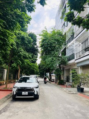 bán nhà phân lô lạc trung 65m2, 5 tầng. phân lô oto tránh 17.5 tỷ