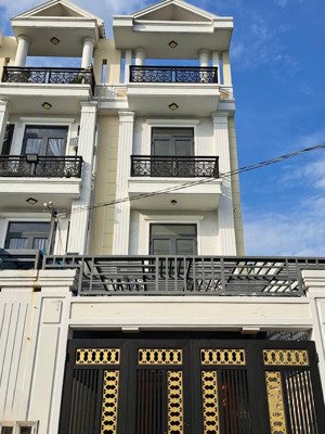 nhà mới đẹp ở ngay, hẻm xe tải vi vu, 4 tầng gần khu dc hồng long, 4x19 chỉ 9,2 tỷ.