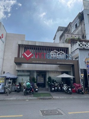 cho thuê nhà mặt tiền 207 tô hiến thành quận 10 - 15x40m - 2 tầng - giá 300 triệu. lh: 