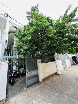 cần bán nhà trung tâm quận 3 apartment cao cấp 
146b võ thị sáu, p. 8, quận 3