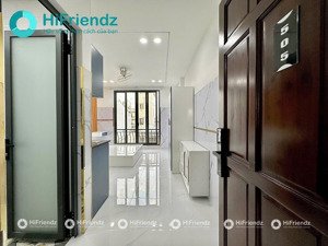 phòng ngủ ban công cửa sổ trời lớn ngay emart phan huy ích