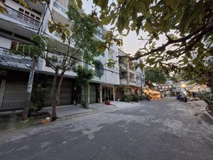 bán nhanh nhà đẹp mtkd khu ao sen - 4,5x20m 4 tầng còn sót 1 căn