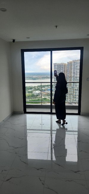 căn grand park view đẹp tầng trung giá tốt