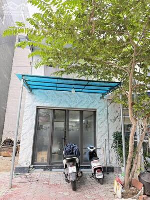 M981: Cho thuê nhà Văn Cao 6tr / tháng