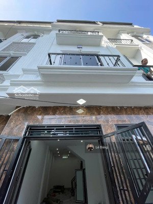 45m2-4t 2 thoáng. ô tô đỗ gần. mới cứng. 500m ra đại lộ. 200m đủ trường chợ. thuận tiện đi lại