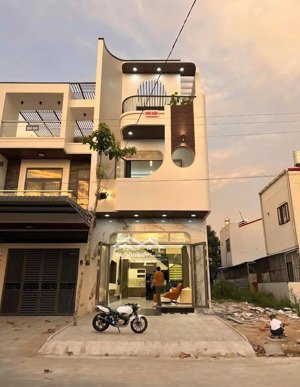 căn 1 trệt 2 lầu 4pn đường đinh văn ước, hưng long, bình chánh 90m2 ngang 5,5m, ngay trạm y tế