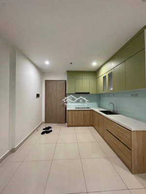 bán 3 phòng ngủ s802 view hồ bơi hướng đông nam 3.950 tỷ bao hết