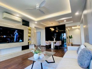 chủ định cư! bán gấp căn hộ cao cấp mỹ khánh 2a- phú mỹ hưng- quận 7