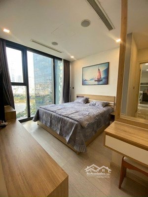 thuê ngay căn hộ 2pn vinhomes bason, view sông landmark 81, full nội thất gỗ cao cấp