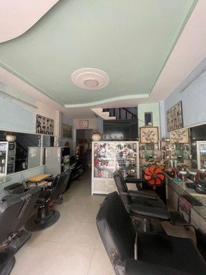 bán nhà riêng giá tốt 38m2 đúc 2 tầng đường 2 tiện kinh doanh chỉ 4.1 tỷ