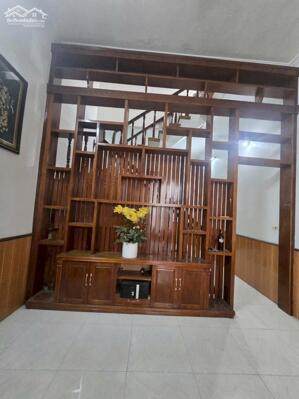 Bán căn nhà 3 tầng ngõ phố Nguyễn Thượng Mẫn, TP HD, 51.8m2, mt 4.47m, 3 ngủ, 3vs