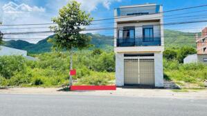 Bán lô đất mặt tiền đường Phong Châu thuộc TĐC Đất Lành. Ngang 5m. Xây tự do