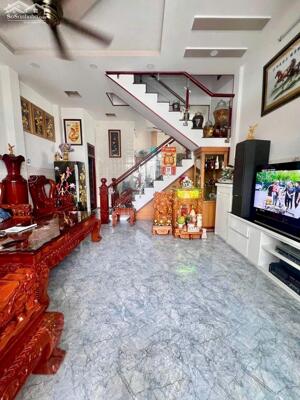 Bán nhà 3 tầng hẻm ô tô đường Nguyễn Khắc Viện, Vĩnh Hòa. Cách biển chỉ 300M • Diện tích: 49,7m2 ngang 5,13m • Căn góc thông thoáng đường rộng 6m - 4m. Hướng Bắc - Đông